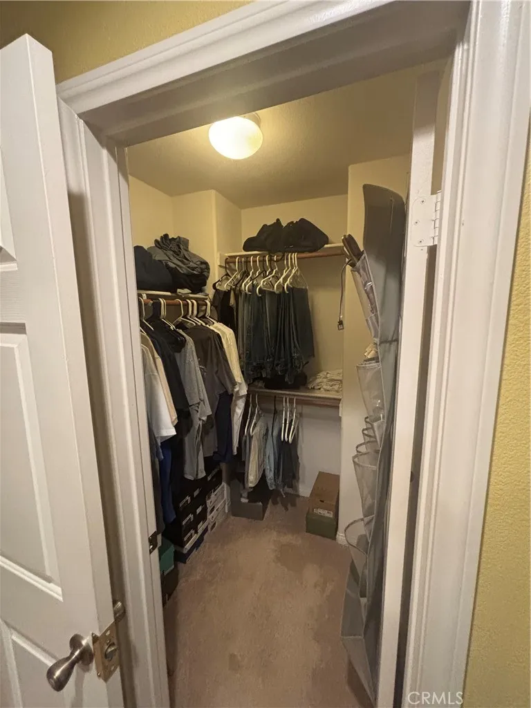 1064 Queen Annes Lane, Beaumont, California 92223 home-pic-41