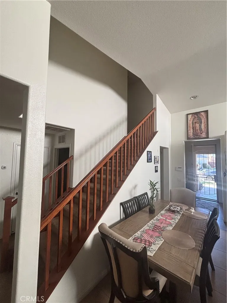 1064 Queen Annes Lane, Beaumont, California 92223 home-pic-18