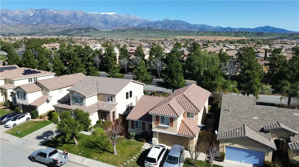 1064 Queen Annes Lane, Beaumont, California 92223 home-pic-61