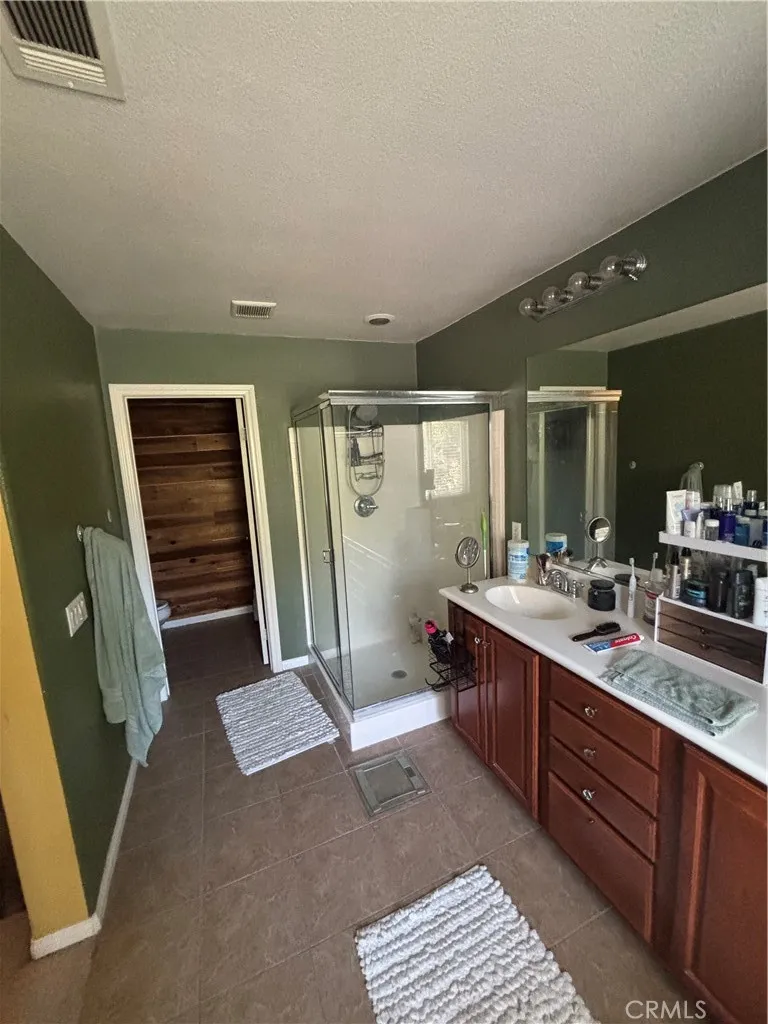 1064 Queen Annes Lane, Beaumont, California 92223 home-pic-46
