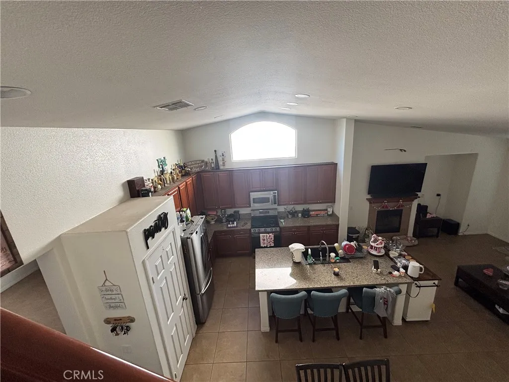 1064 Queen Annes Lane, Beaumont, California 92223 home-pic-48