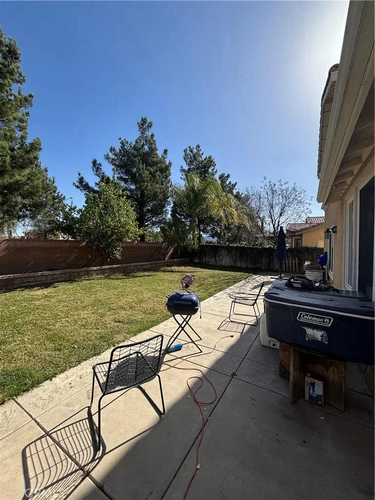 1064 Queen Annes Lane, Beaumont, California 92223 home-pic-50