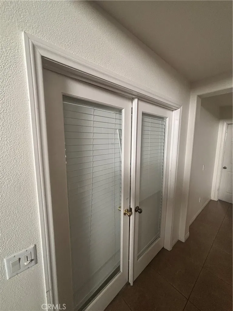 1064 Queen Annes Lane, Beaumont, California 92223 home-pic-20