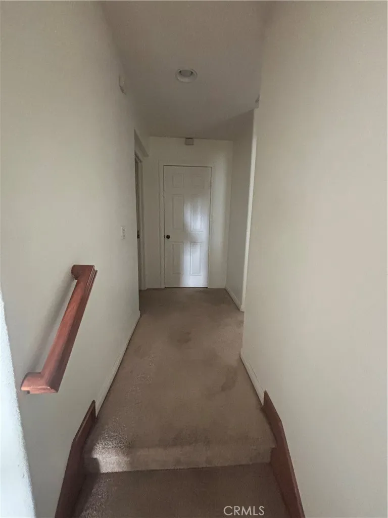 1064 Queen Annes Lane, Beaumont, California 92223 home-pic-27