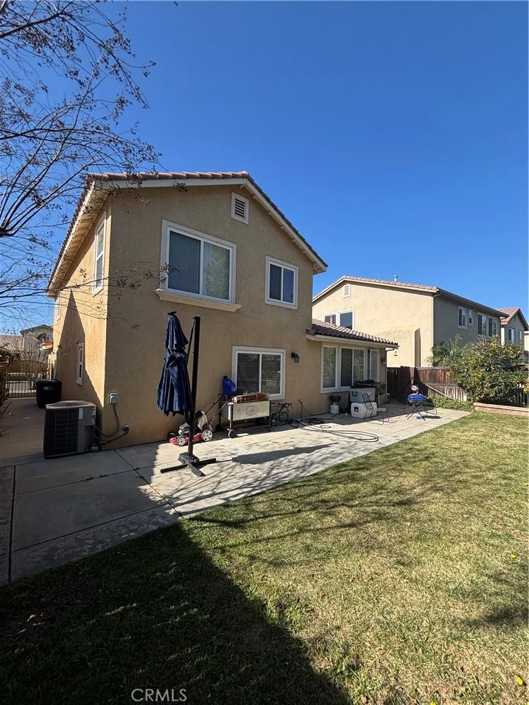 1064 Queen Annes Lane, Beaumont, California 92223 home-pic-56