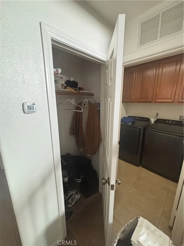 1064 Queen Annes Lane, Beaumont, California 92223 home-pic-25