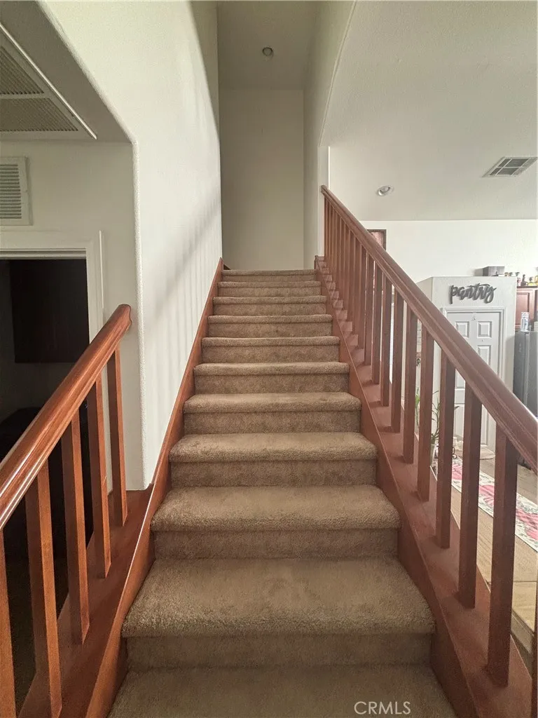 1064 Queen Annes Lane, Beaumont, California 92223 home-pic-26