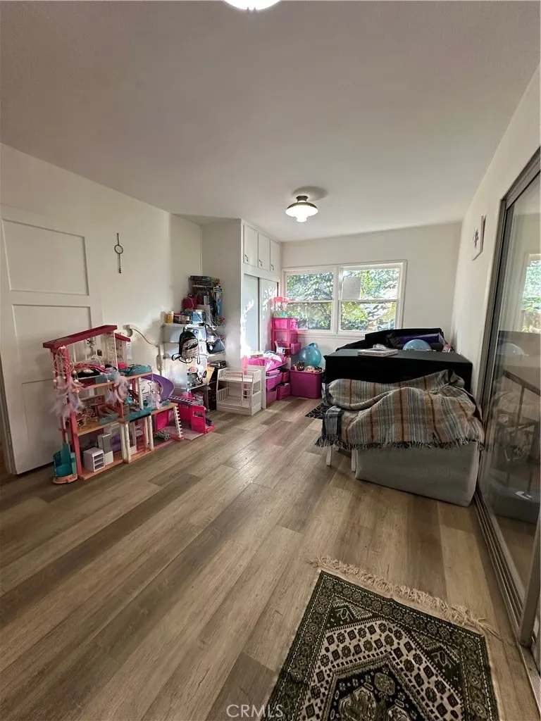 12644 Oaks Avenue, Chino, California 91710 home-pic-22