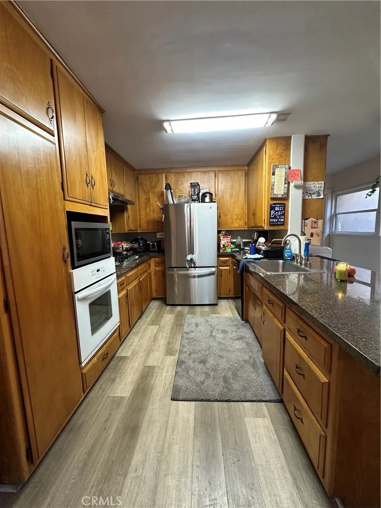 12644 Oaks Avenue, Chino, California 91710 home-pic-26