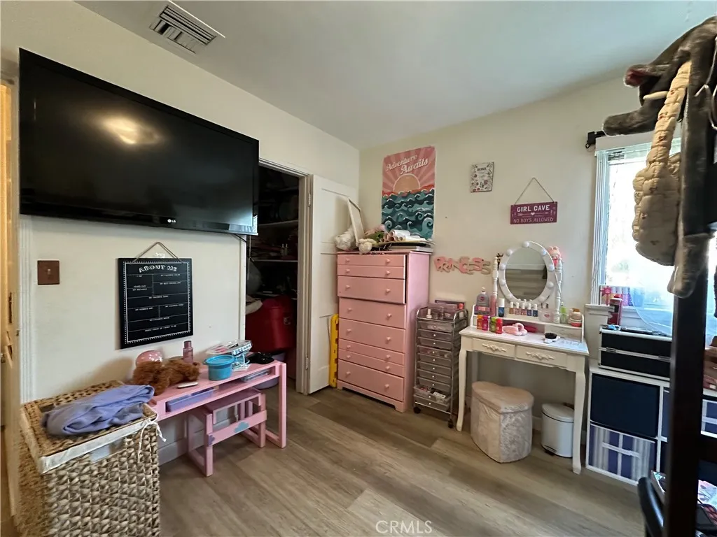 12644 Oaks Avenue, Chino, California 91710 home-pic-19