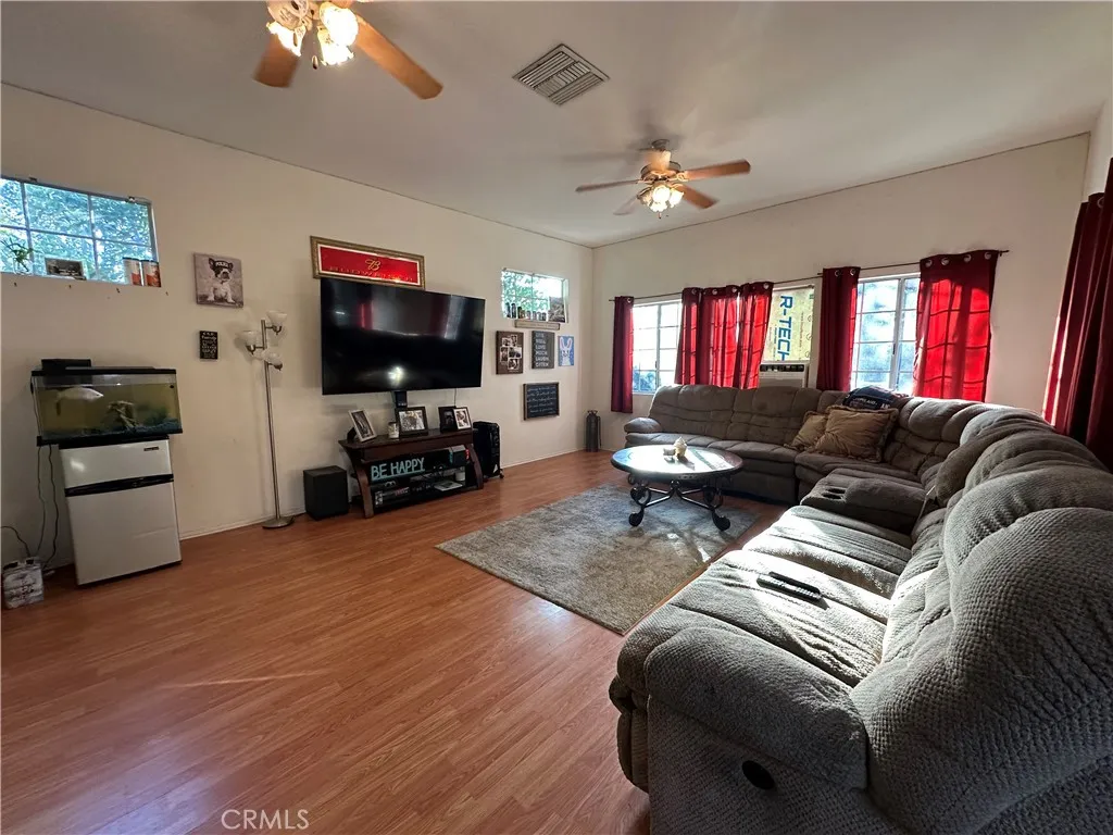 12644 Oaks Avenue, Chino, California 91710 home-pic-15