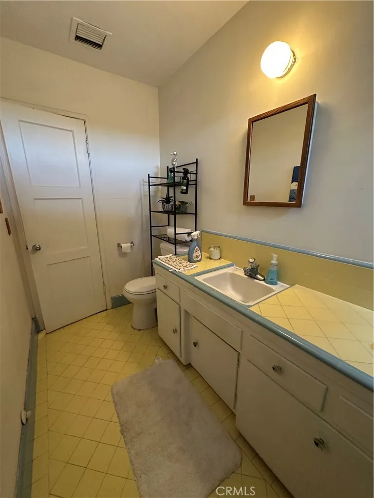 12644 Oaks Avenue, Chino, California 91710 home-pic-20