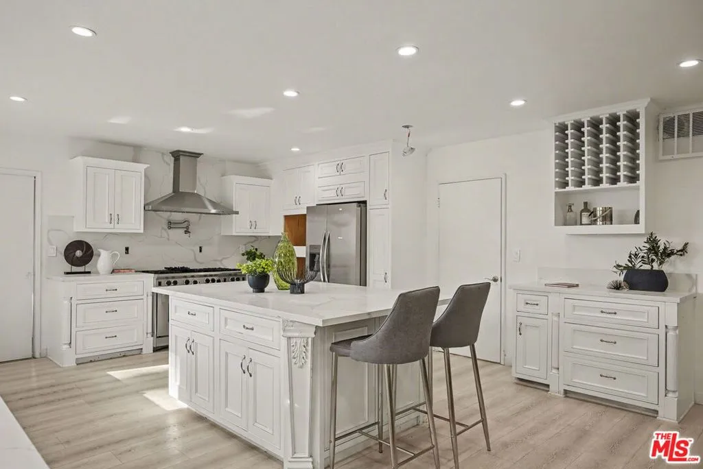 2612 S Beverly Drive, Los Angeles, California 90034 home-pic-12