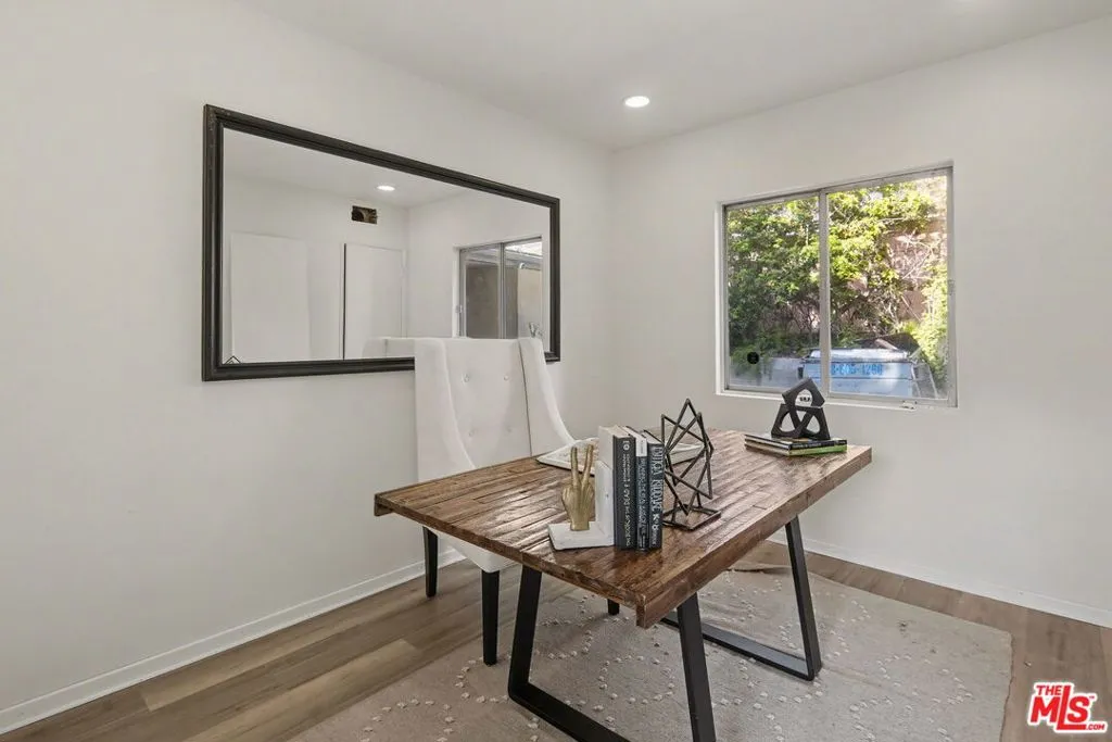 2612 S Beverly Drive, Los Angeles, California 90034 home-pic-24