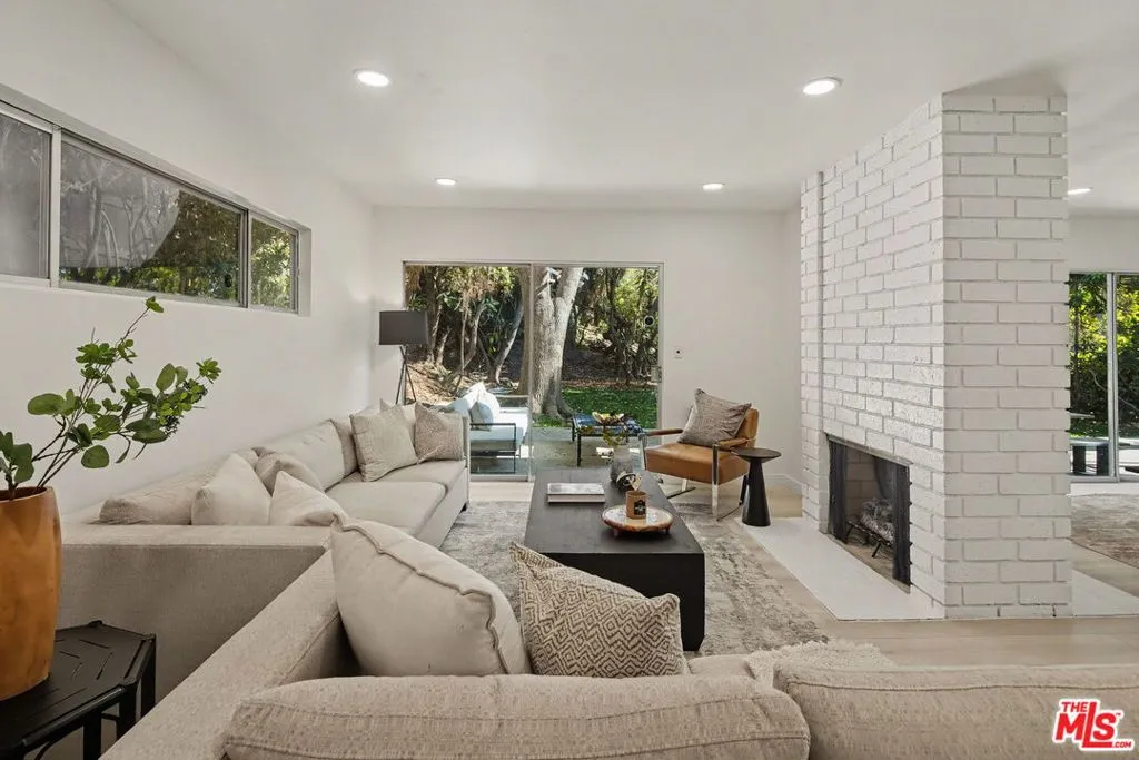 2612 S Beverly Drive, Los Angeles, California 90034 home-pic-8