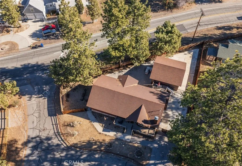 200 Muroc, Big Bear City, California 92314 home-pic-33