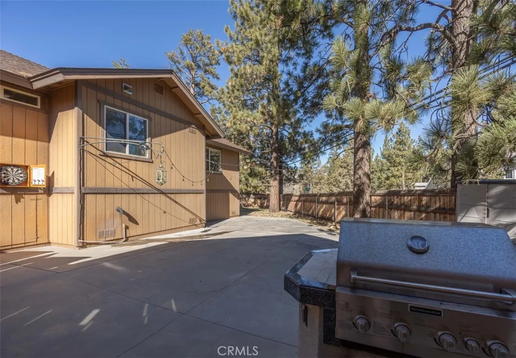 200 Muroc, Big Bear City, California 92314 home-pic-31