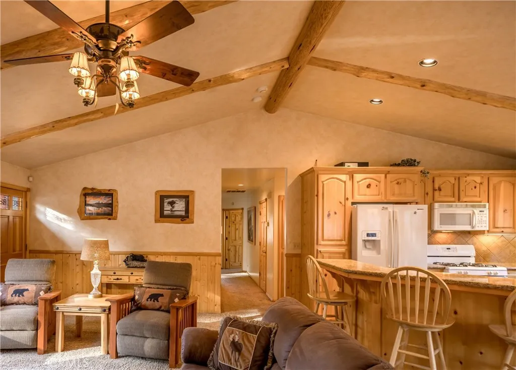 200 Muroc, Big Bear City, California 92314 home-pic-14
