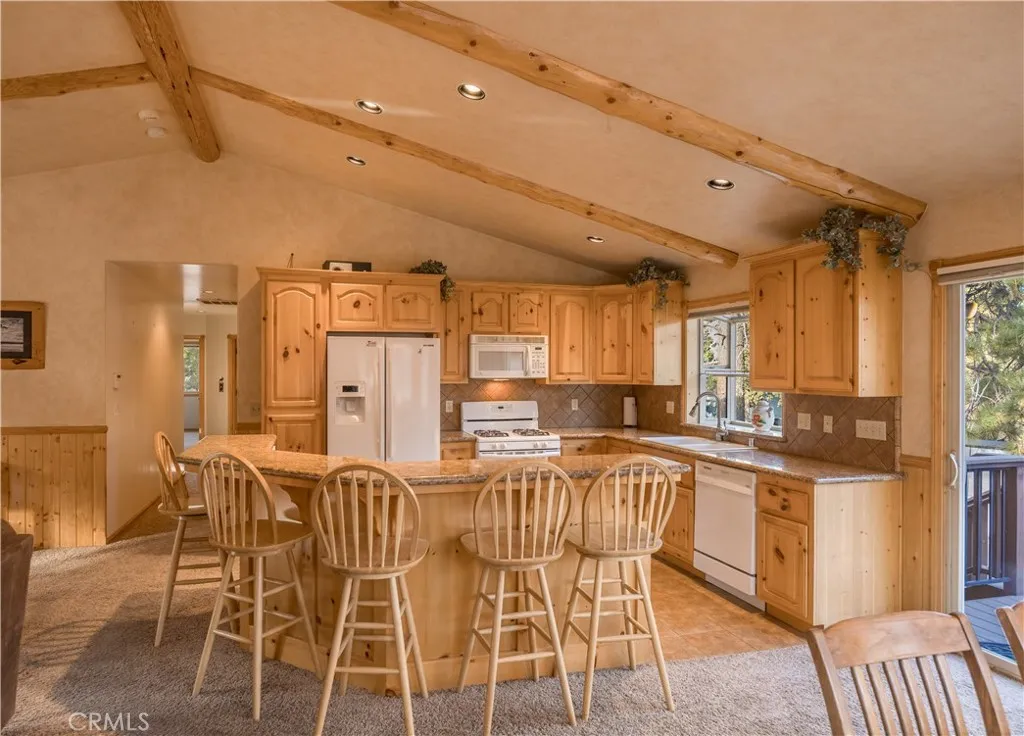 200 Muroc, Big Bear City, California 92314 home-pic-10