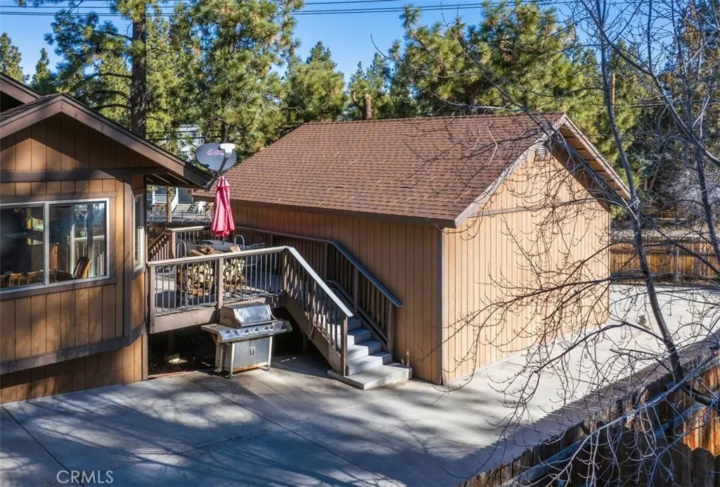 200 Muroc, Big Bear City, California 92314 home-pic-26