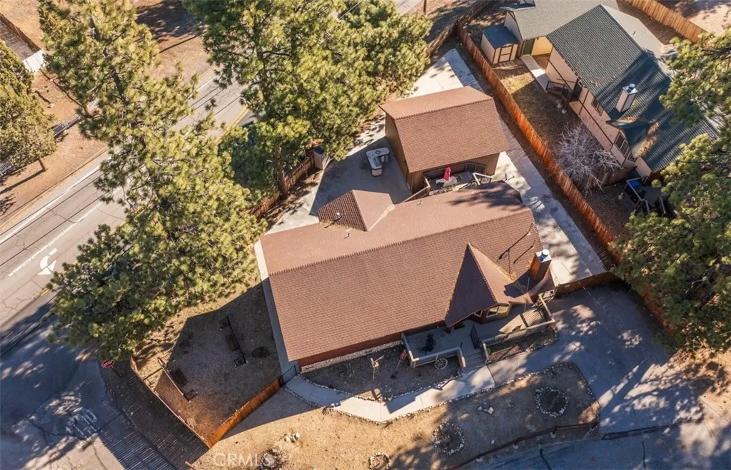 200 Muroc, Big Bear City, California 92314 home-pic-4