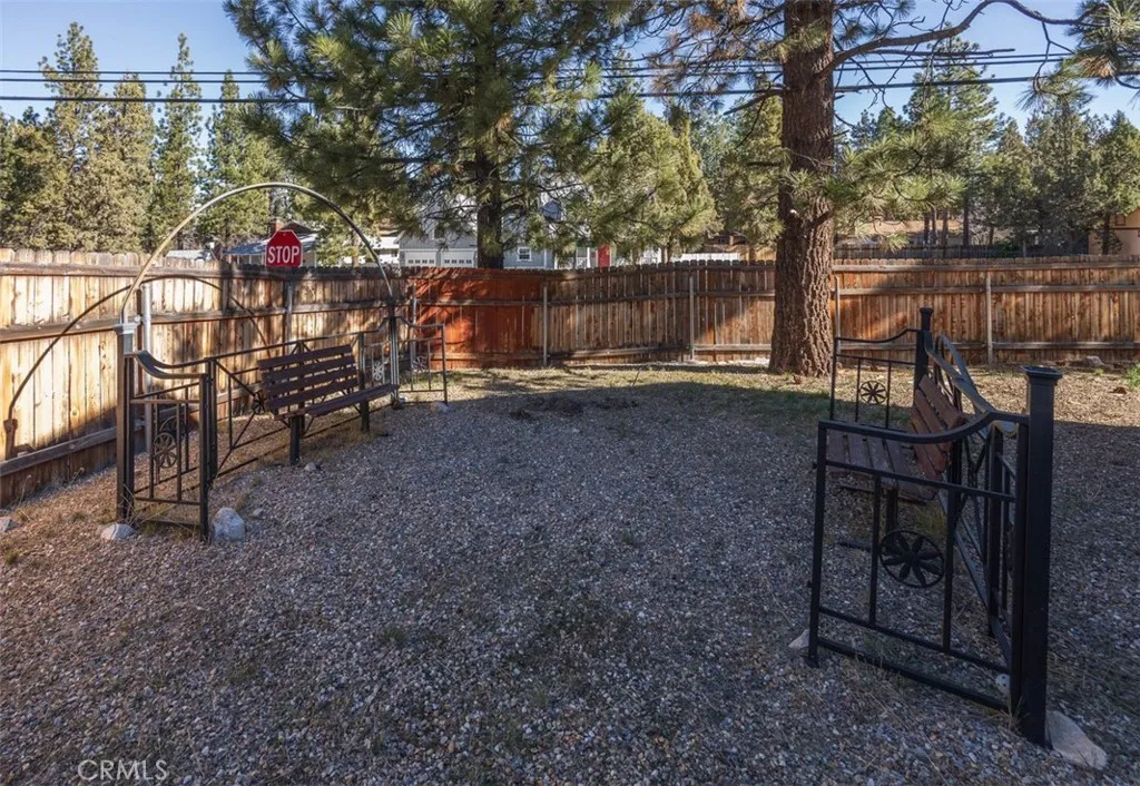 200 Muroc, Big Bear City, California 92314 home-pic-32