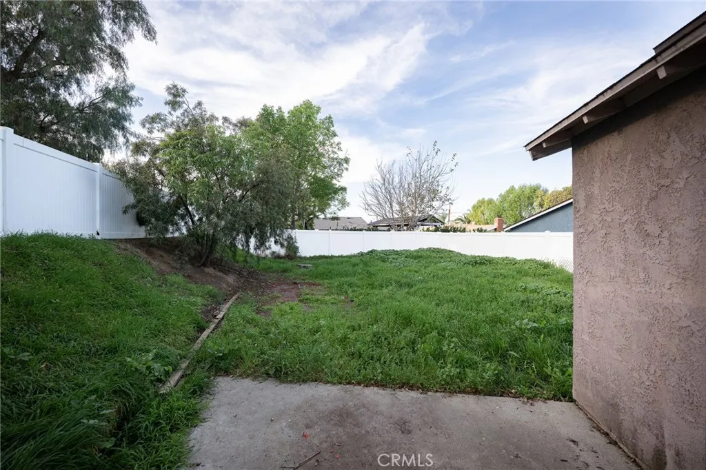 1194 Willits Drive, Corona, California 92882 home-pic-18