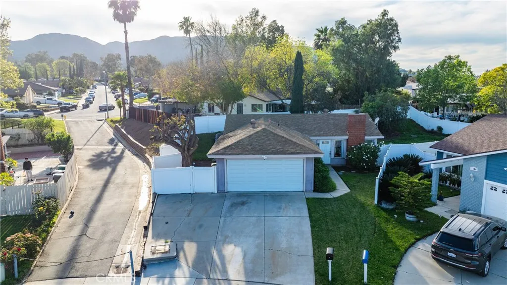 1194 Willits Drive, Corona, California 92882 home-pic-20