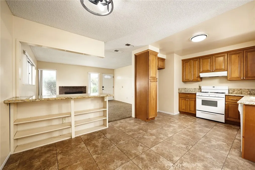 1194 Willits Drive, Corona, California 92882 home-pic-7