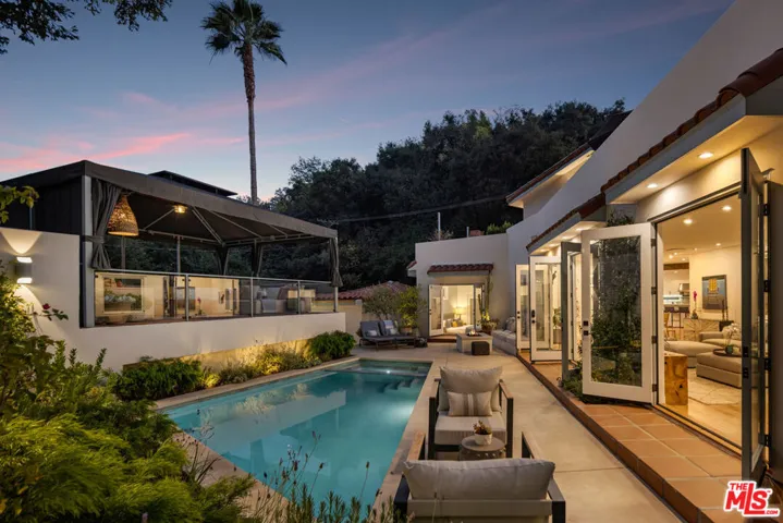 Pool / Backyard