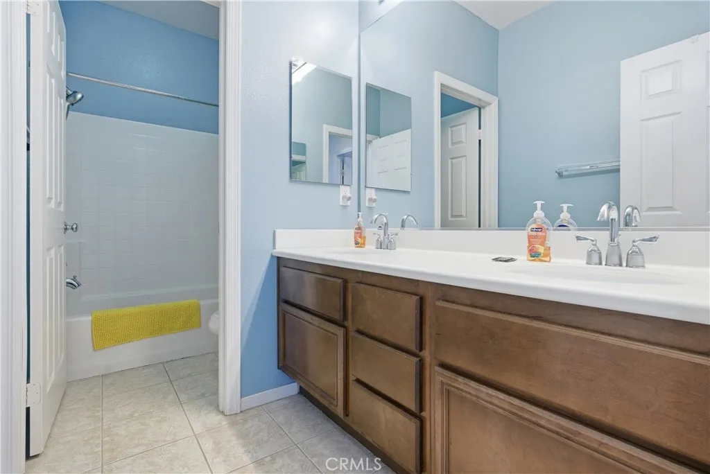 40741 Oakmont Court, Palmdale, California 93551 home-pic-16