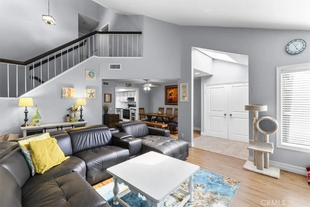 8520 Lake Knoll C, Garden Grove, California 92844 home-pic-2
