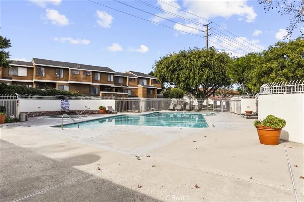 8520 Lake Knoll C, Garden Grove, California 92844 home-pic-27