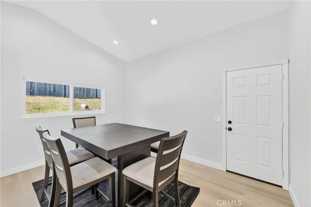 6568 Avenida Mariposa, Jurupa Valley, California 92509 home-pic-18