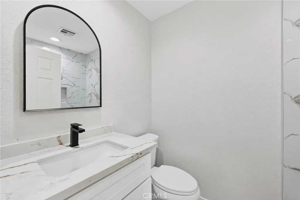 6568 Avenida Mariposa, Jurupa Valley, California 92509 home-pic-36