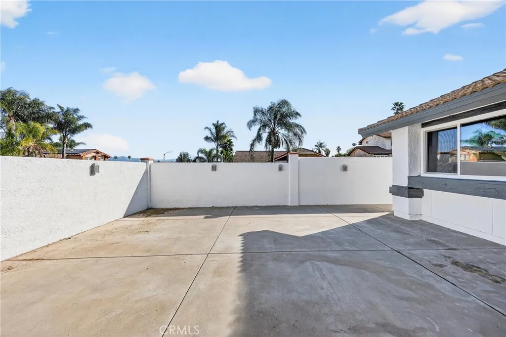 6568 Avenida Mariposa, Jurupa Valley, California 92509 home-pic-4