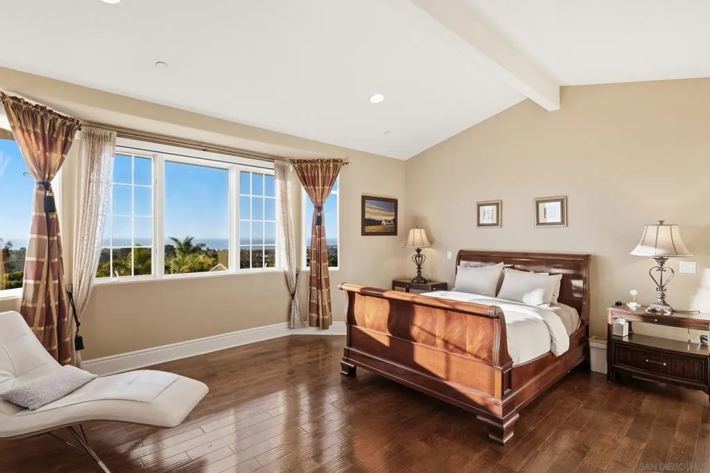 1690 Gascony Rd, Encinitas, California 92024 home-pic-26