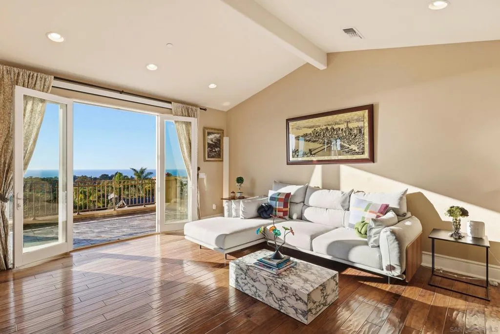 1690 Gascony Rd, Encinitas, California 92024 home-pic-21