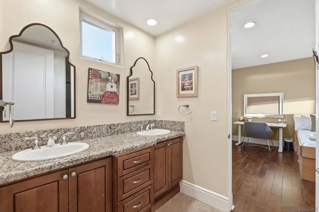 1690 Gascony Rd, Encinitas, California 92024 home-pic-39