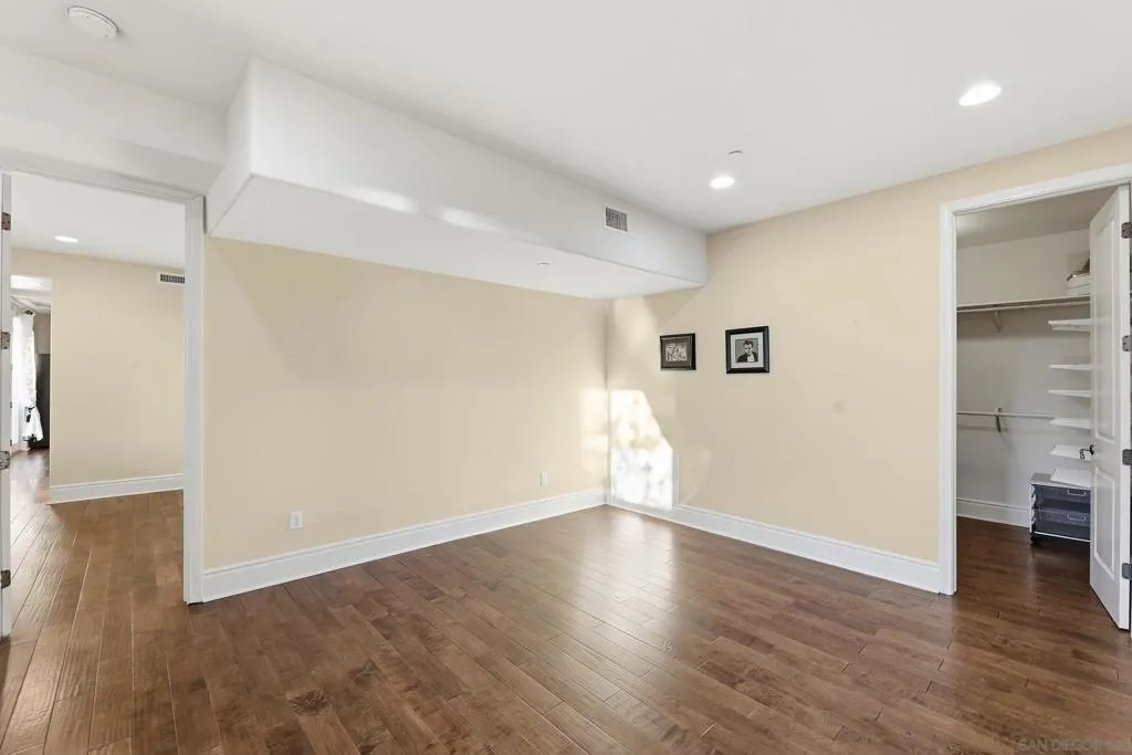 1690 Gascony Rd, Encinitas, California 92024 home-pic-42
