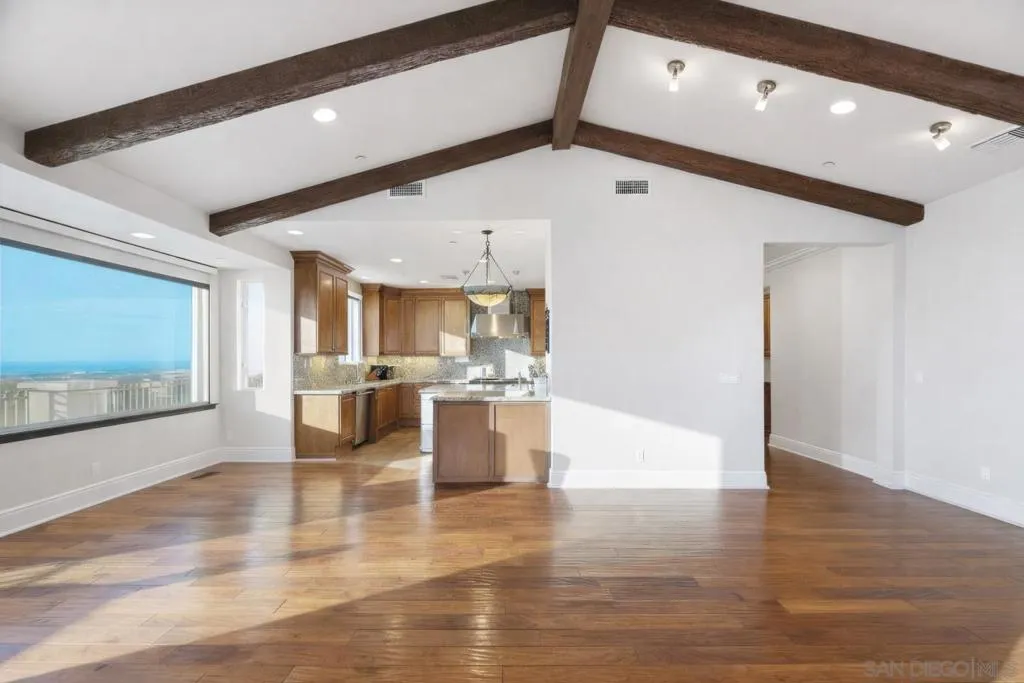 1690 Gascony Rd, Encinitas, California 92024 home-pic-8