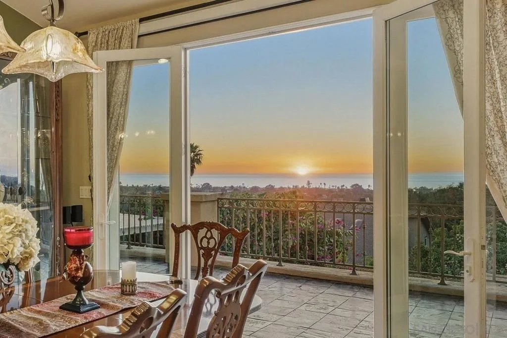 1690 Gascony Rd, Encinitas, California 92024 home-pic-12