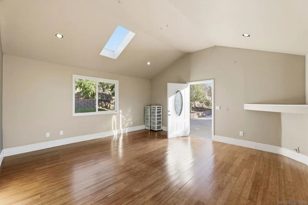 1690 Gascony Rd, Encinitas, California 92024 home-pic-55
