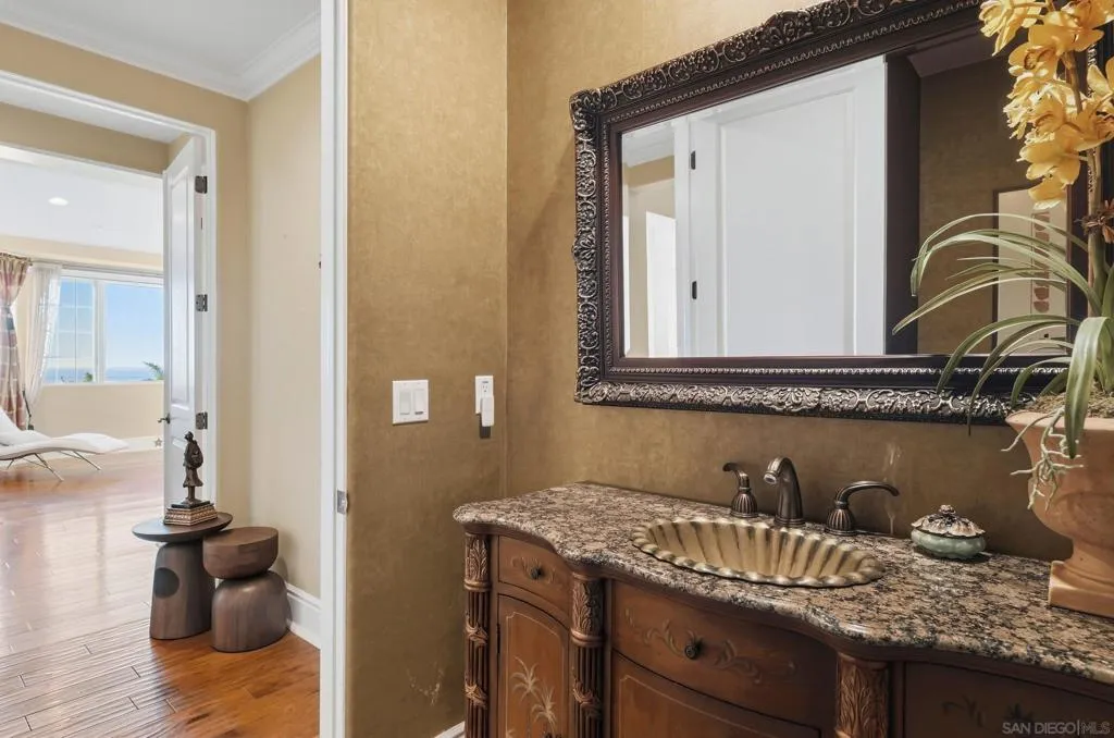 1690 Gascony Rd, Encinitas, California 92024 home-pic-24