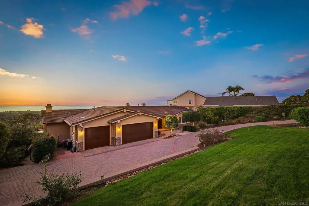 1690 Gascony Rd, Encinitas, California 92024 home-pic-59