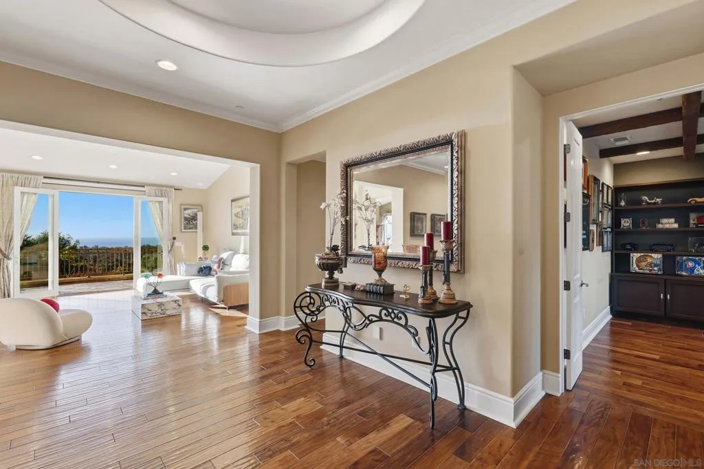 1690 Gascony Rd, Encinitas, California 92024 home-pic-20