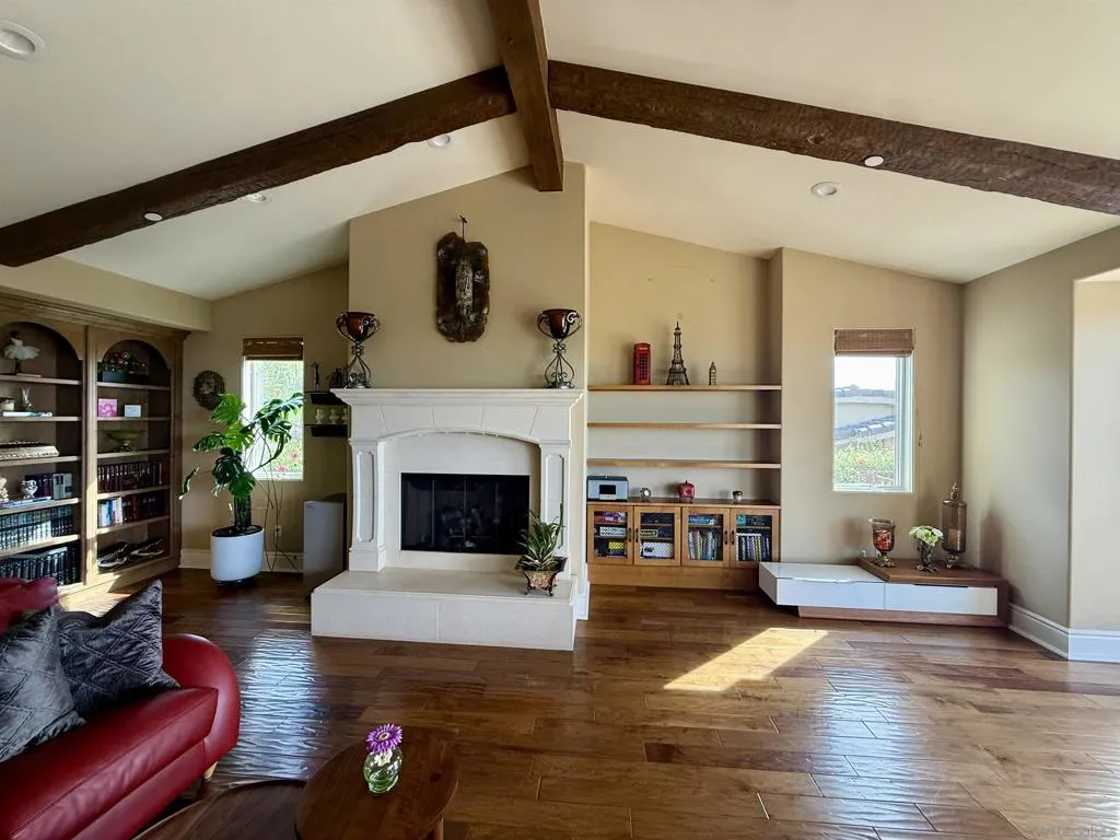 1690 Gascony Rd, Encinitas, California 92024 home-pic-4