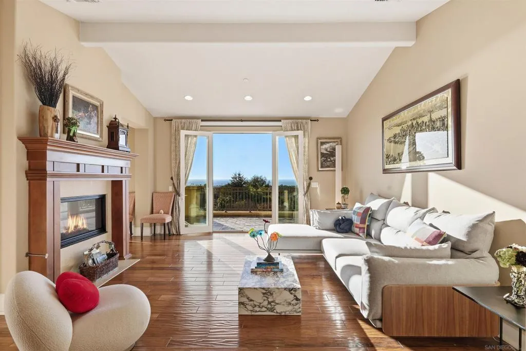 1690 Gascony Rd, Encinitas, California 92024 home-pic-22