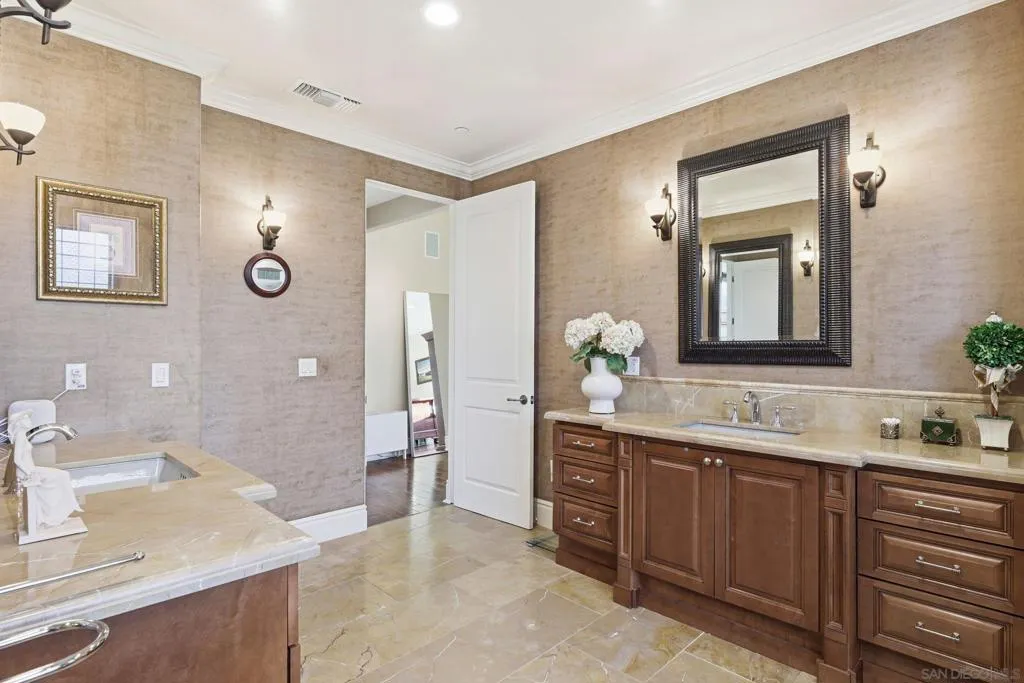 1690 Gascony Rd, Encinitas, California 92024 home-pic-30