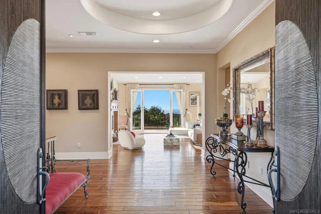 1690 Gascony Rd, Encinitas, California 92024 home-pic-11